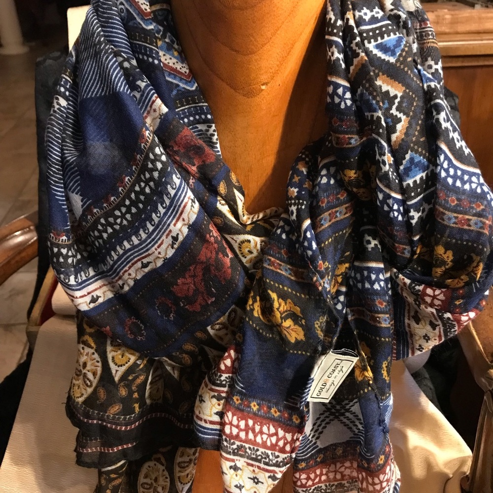 Gold Coast lightweight Scarf